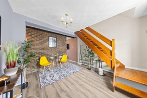 Stylish Central Home By Train Station